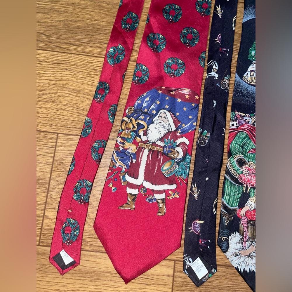 Wembley lot of 4 Christmas Ties 100% Silk unique festive Santa Christmas Holiday - Picture 2 of 7